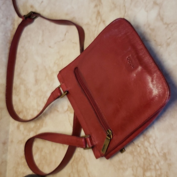 HOBO cherry red vintage style flap clousure crossbody bag - Picture 3 of 7